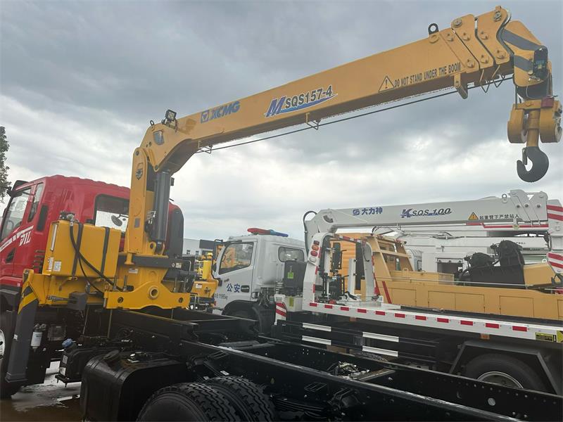 Truck-mounted cranes